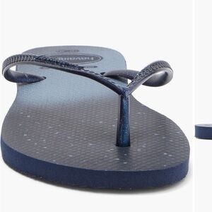 NWT HAVAINAS   blue glitter flip flops.